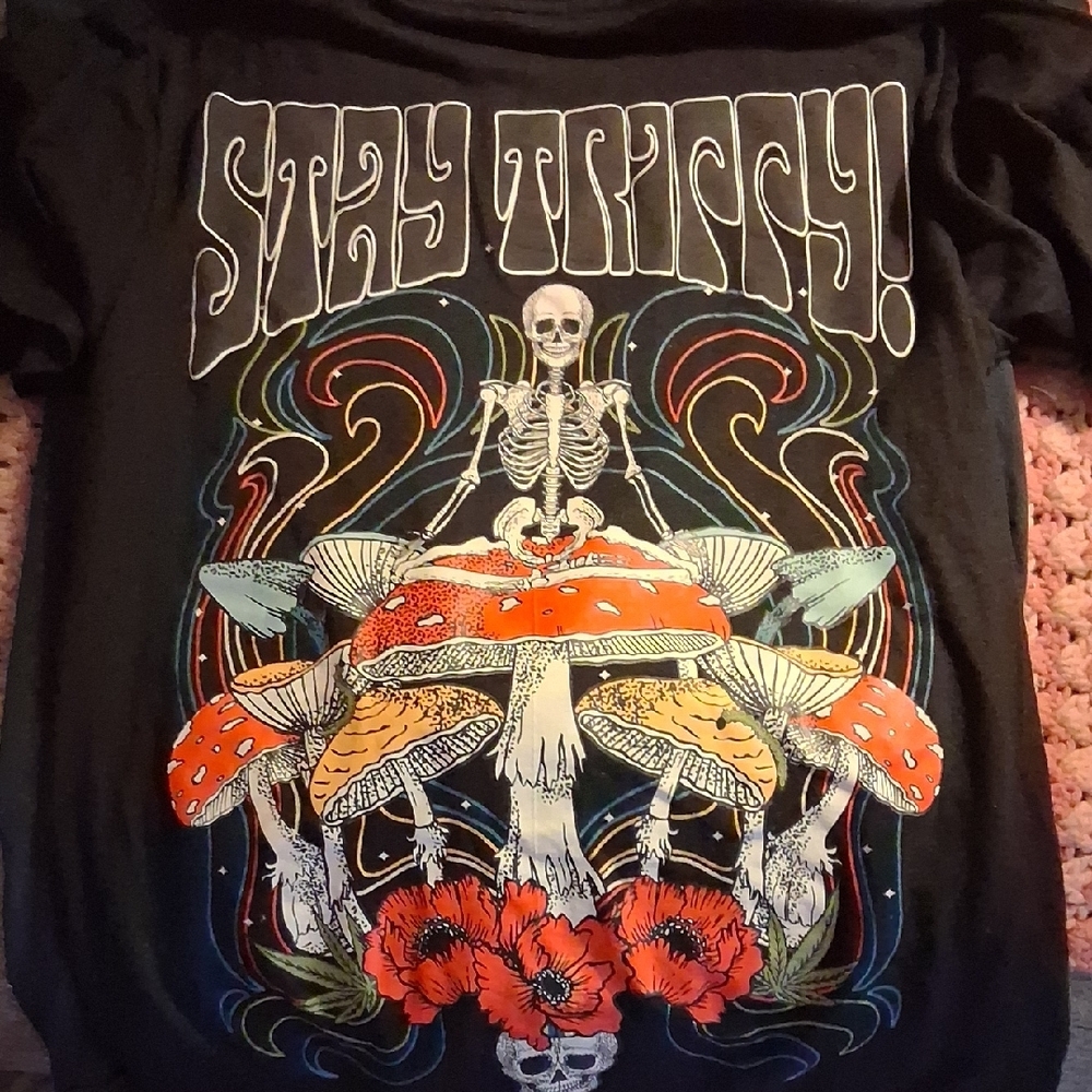 Stay Trippy Graphic Tee